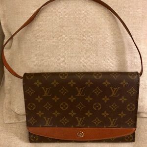 💯 Authentic Louis Vuitton Clutch shoulder bag